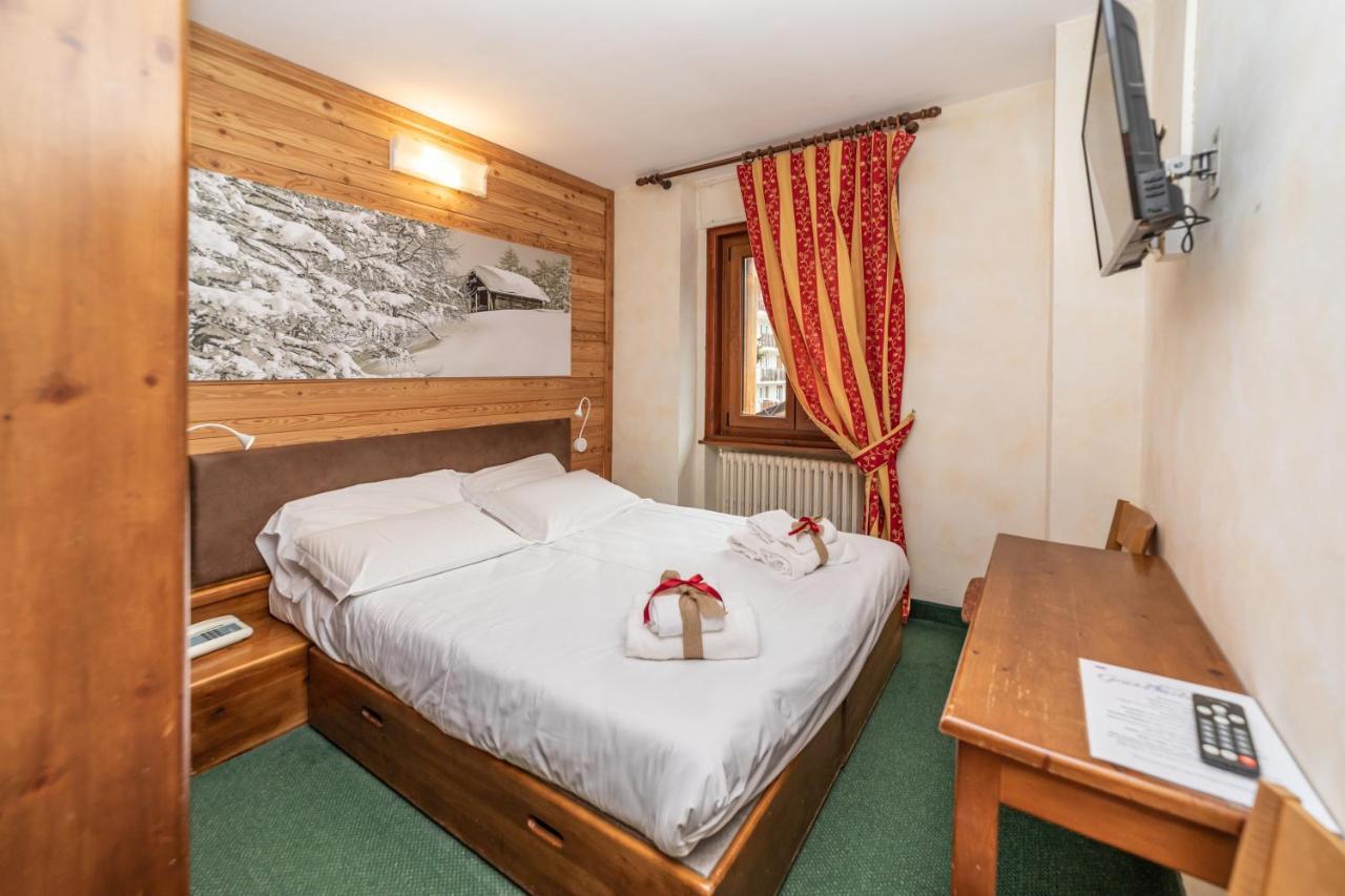 Hotel Gran Baita Oulx Eksteriør billede