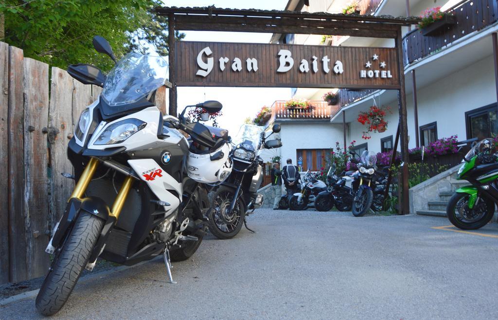 Hotel Gran Baita Oulx Eksteriør billede